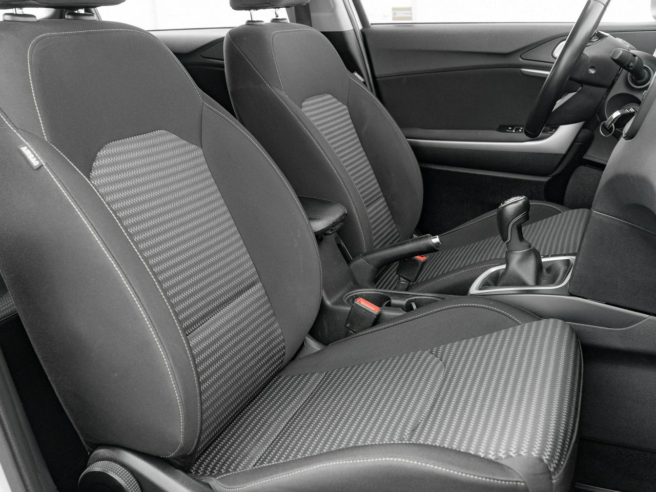 Kia Ceed - Zdjęcie 27