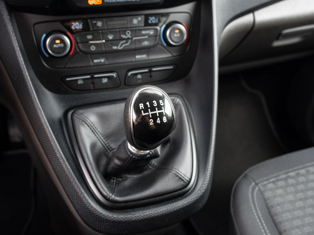Ford Transit Connect - Zdjęcie 14