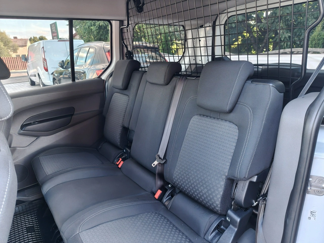 Ford Transit Connect - Zdjęcie 24