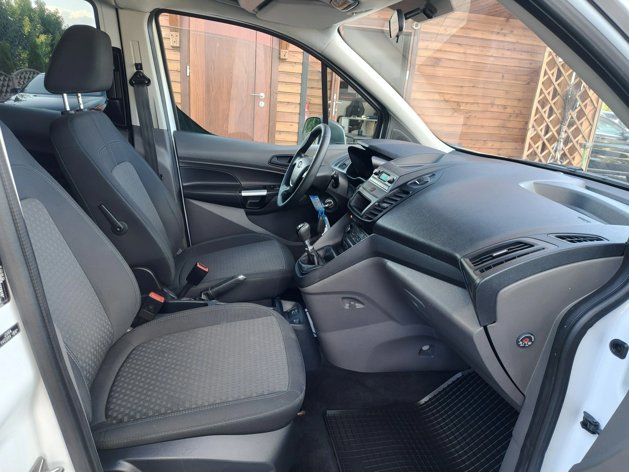 Ford Transit Connect - Zdjęcie 18