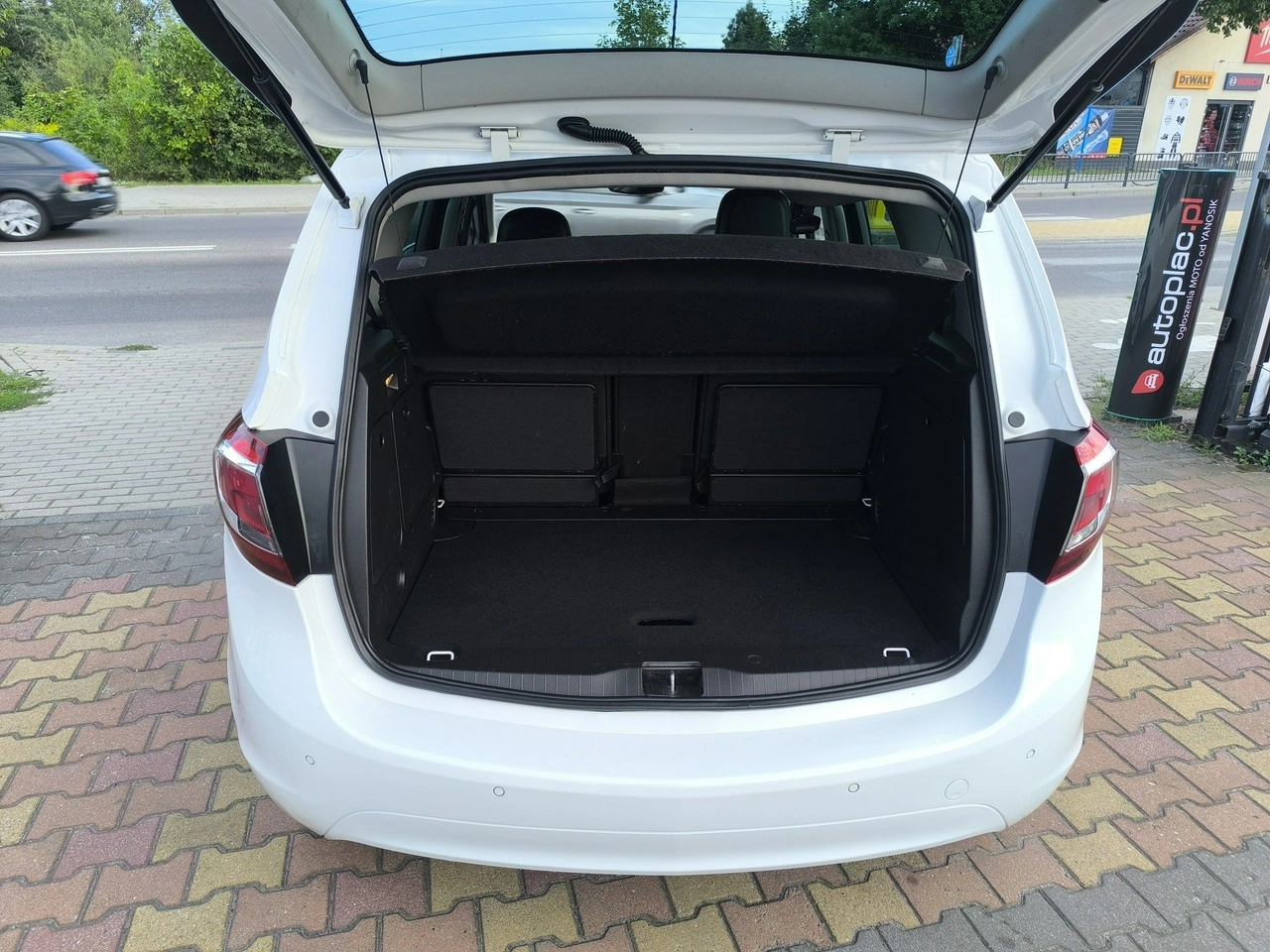Opel Meriva - Zdjęcie 24