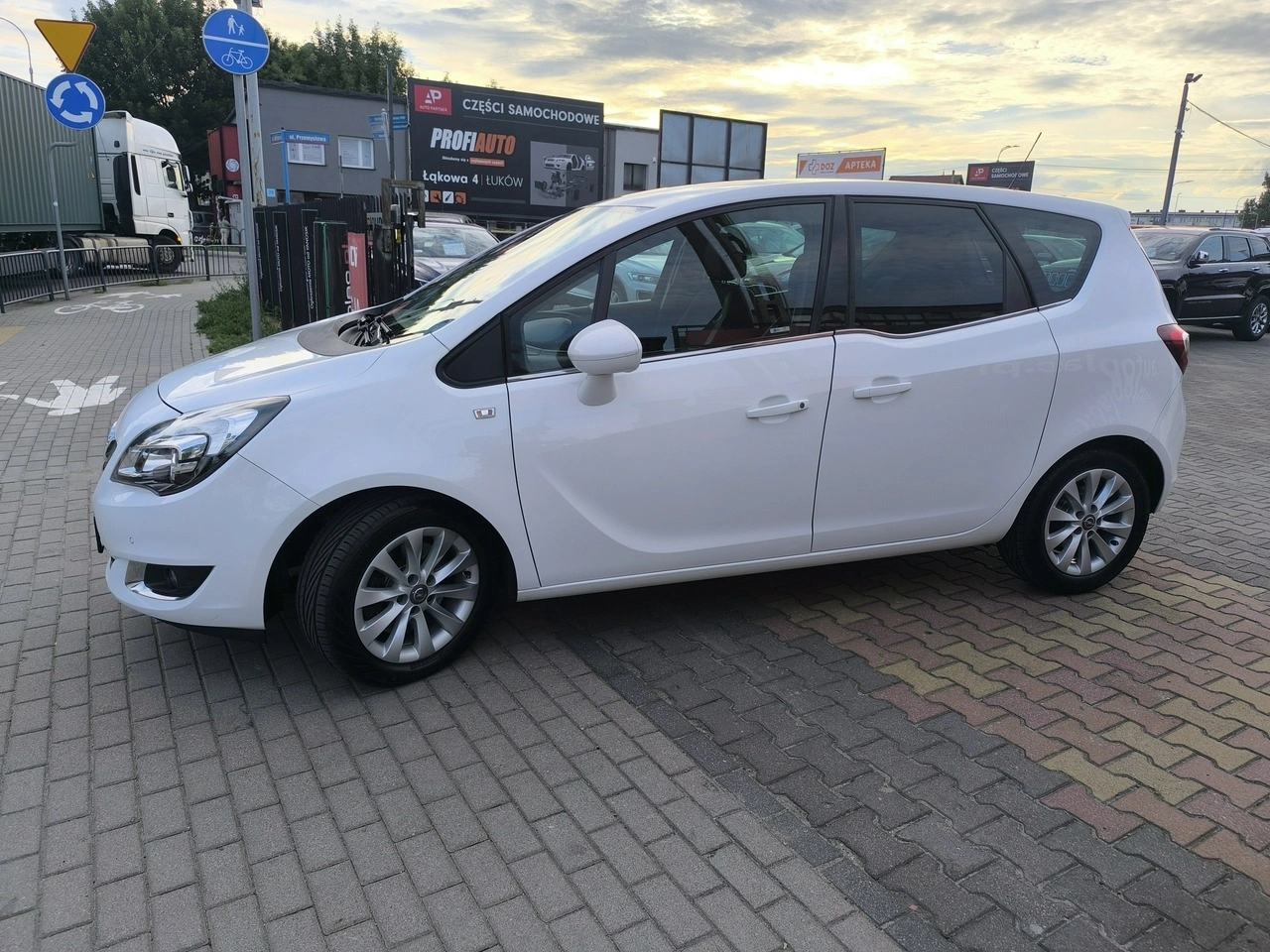 Opel Meriva - Zdjęcie 8