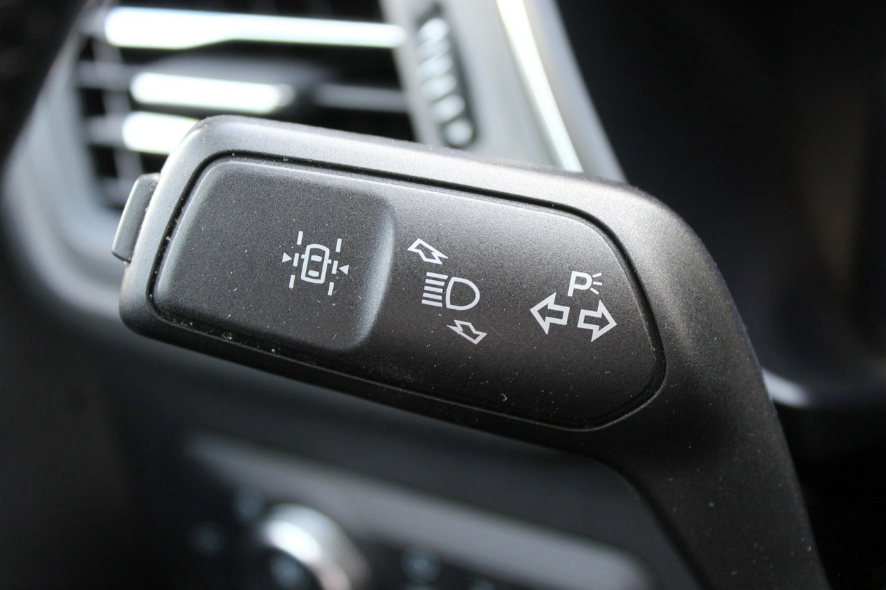 Ford Kuga - Zdjęcie 22
