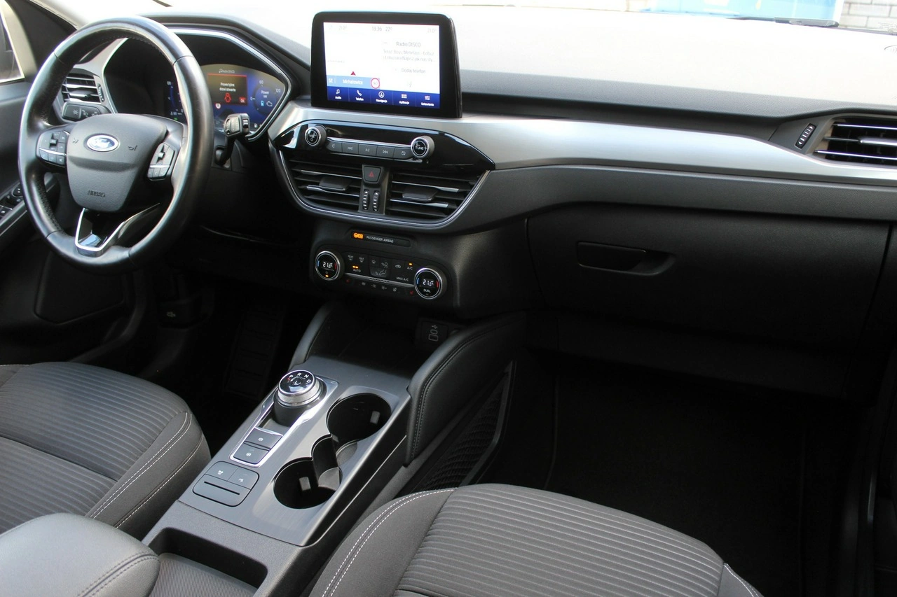 Ford Kuga - Zdjęcie 28