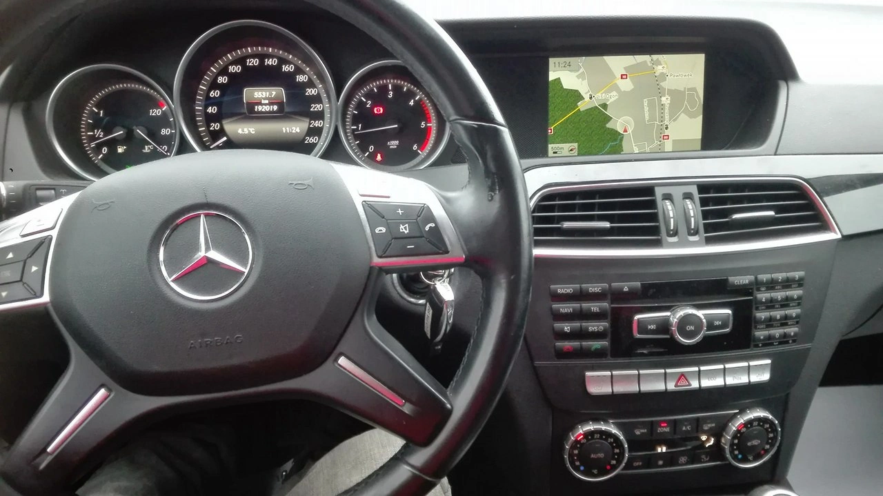 Mercedes C 200 - Zdjęcie 6