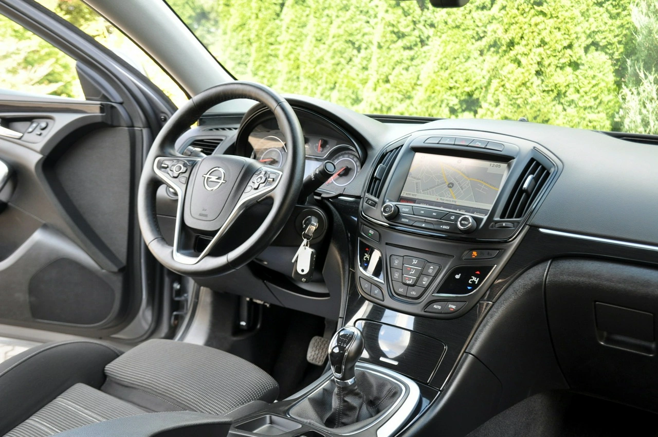 Opel Insignia - Zdjęcie 24