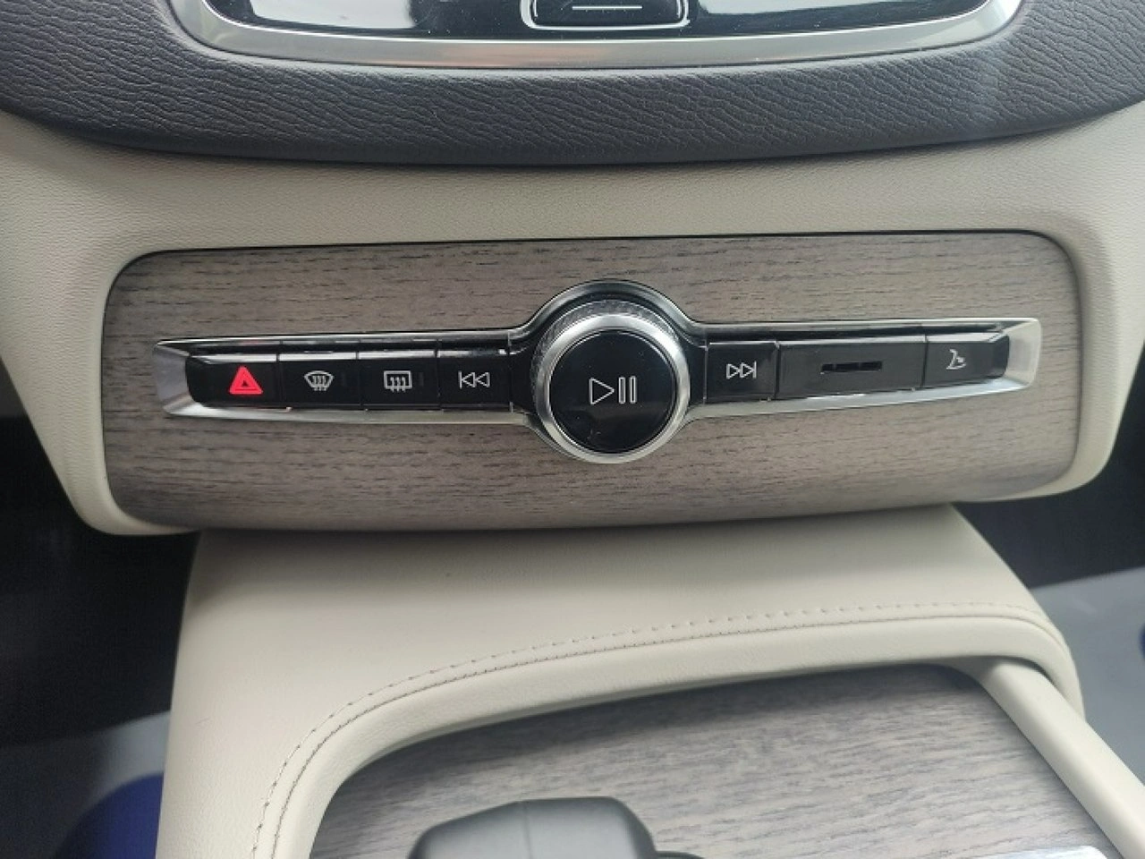 Volvo XC 90 - Zdjęcie 32