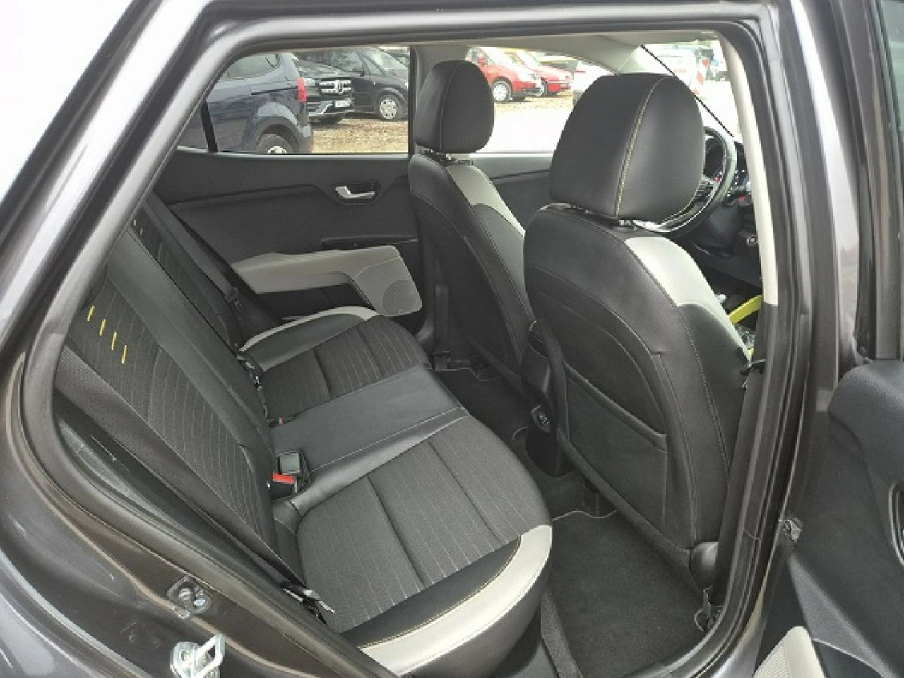 Kia Stonic - Zdjęcie 18