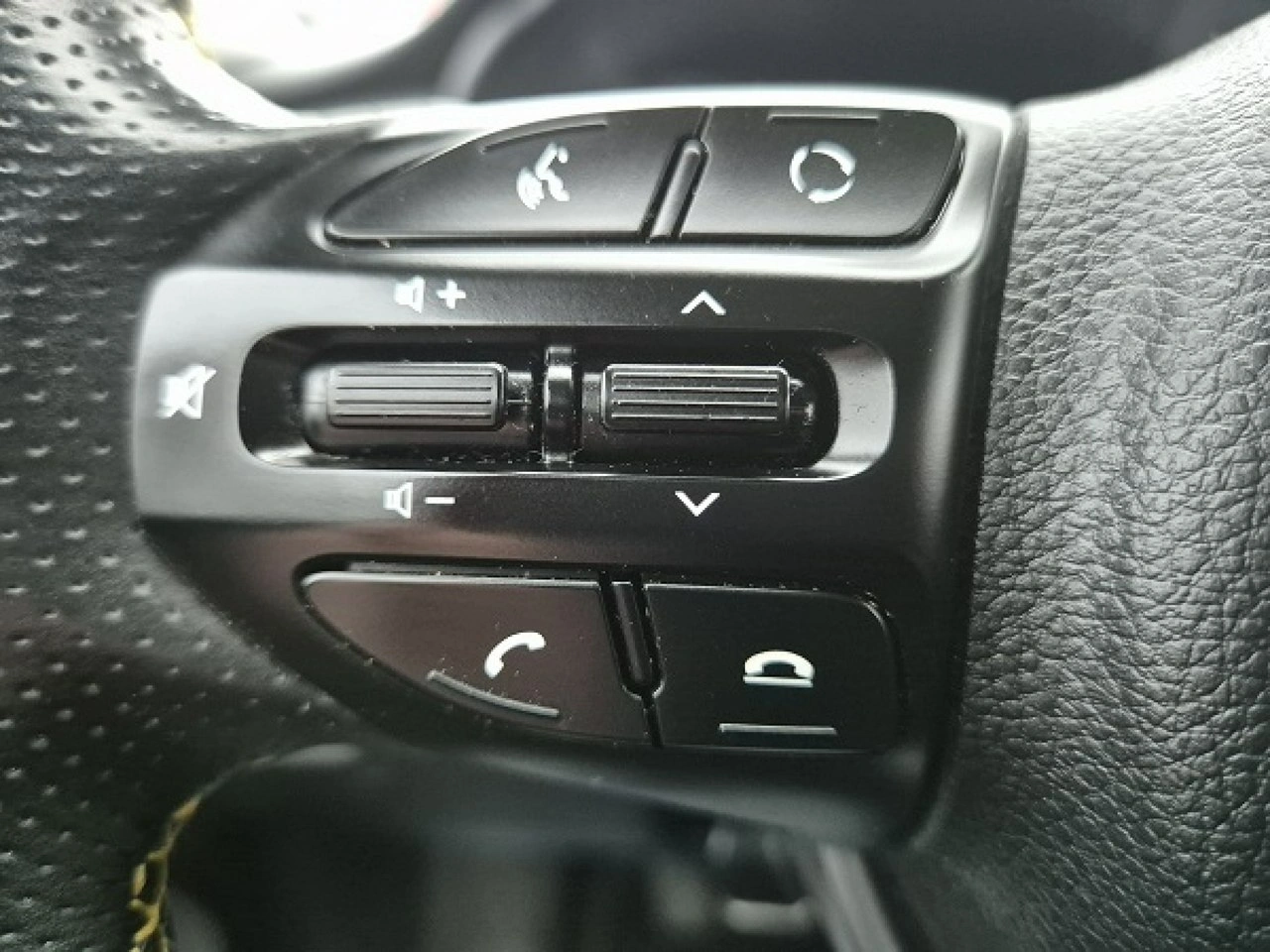 Kia Stonic - Zdjęcie 24