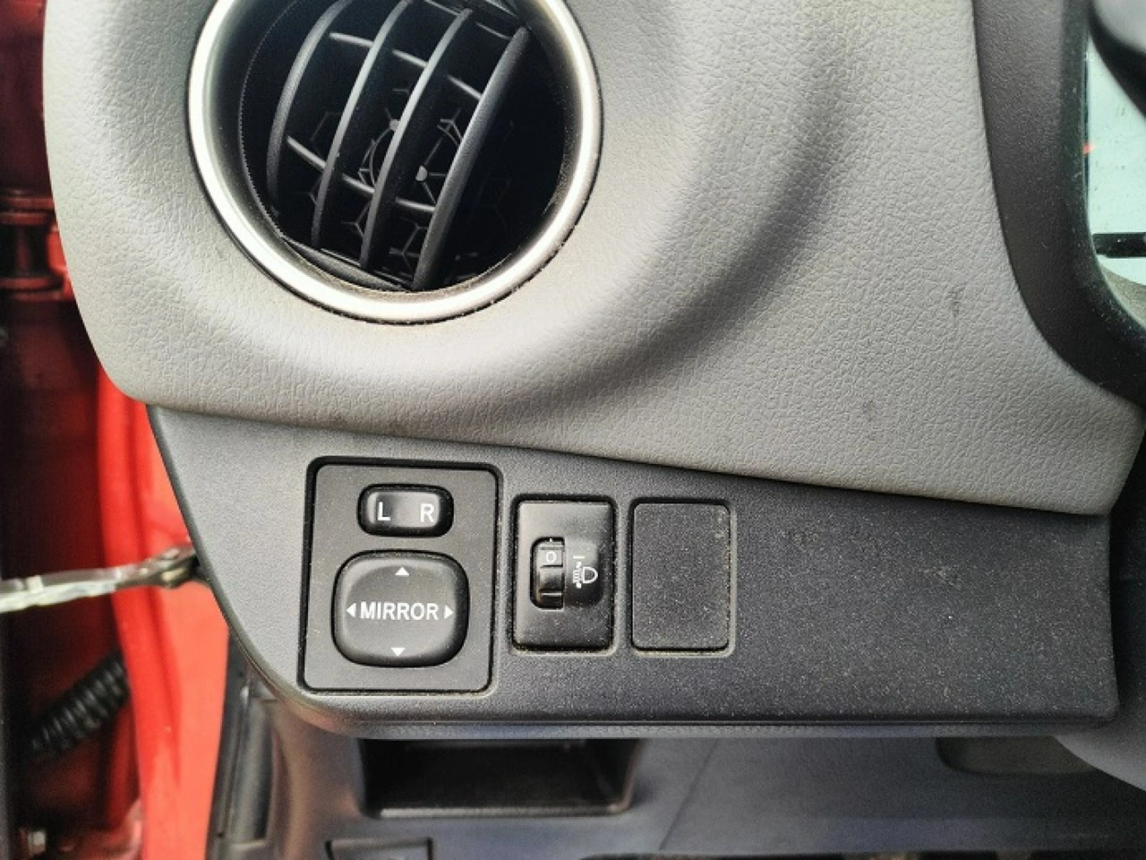 Toyota Yaris - Zdjęcie 17