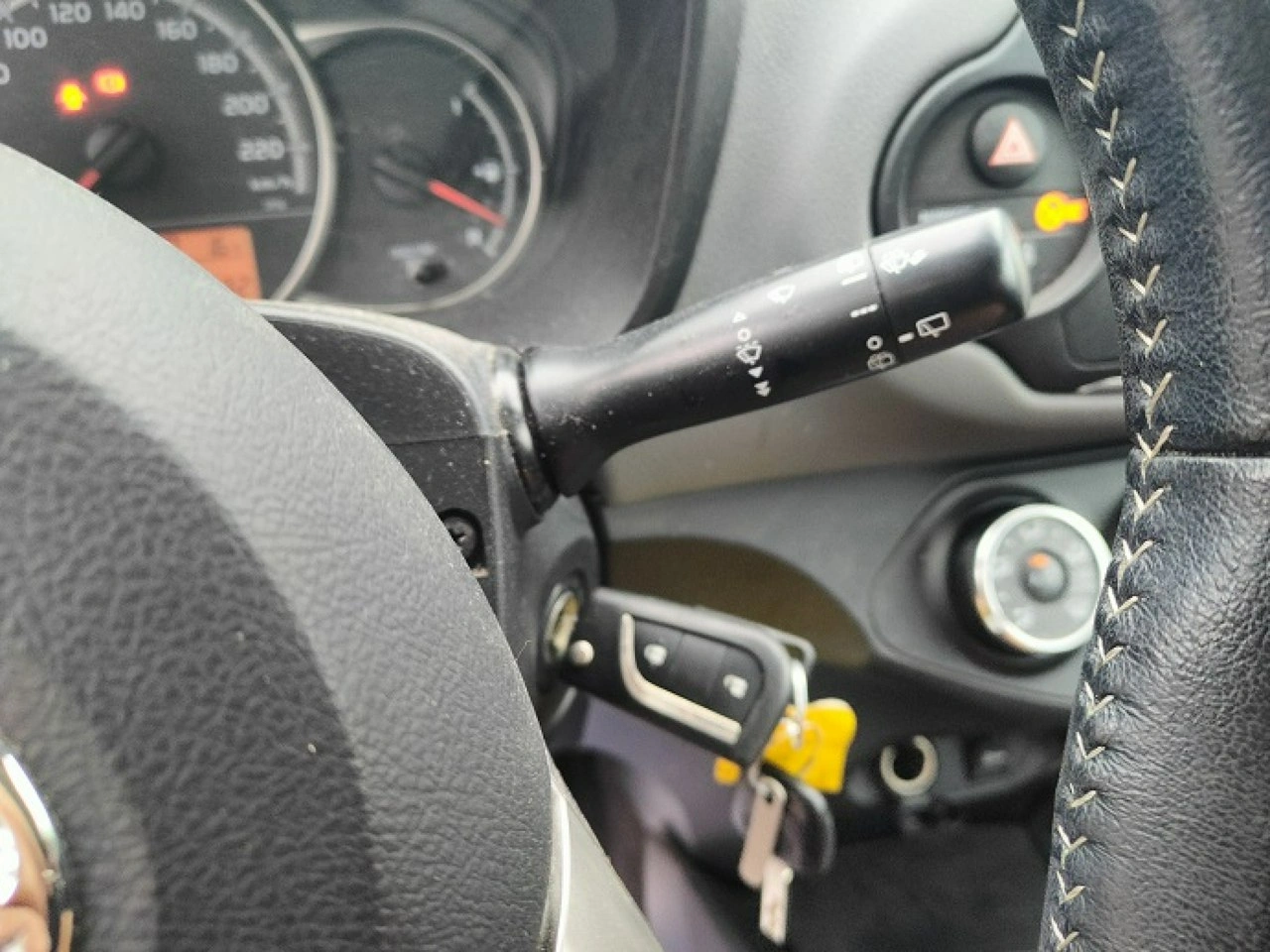 Toyota Yaris - Zdjęcie 19