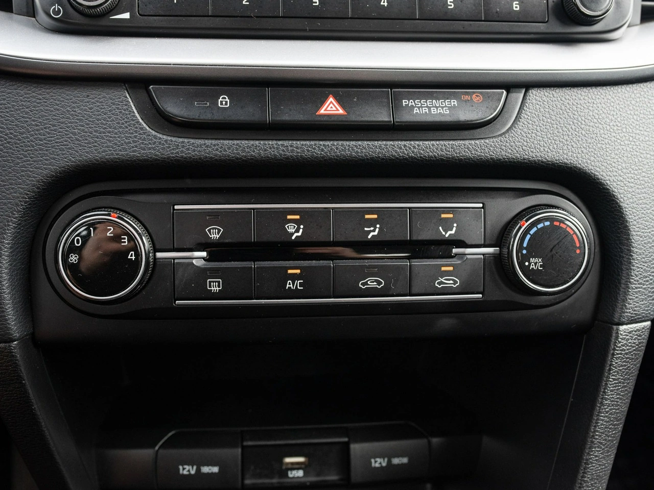Kia Ceed - Zdjęcie 15