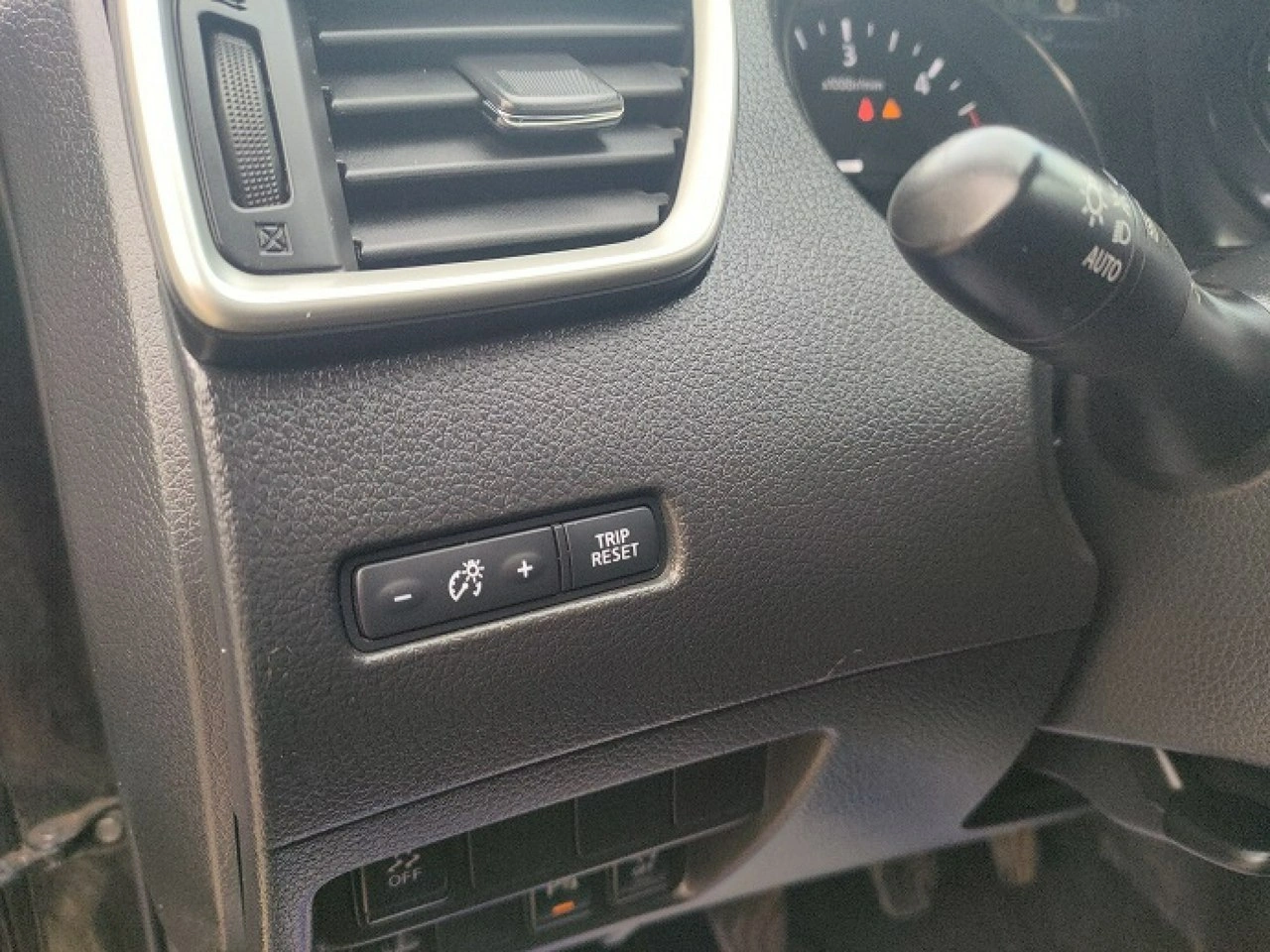 Nissan X-Trail - Zdjęcie 23