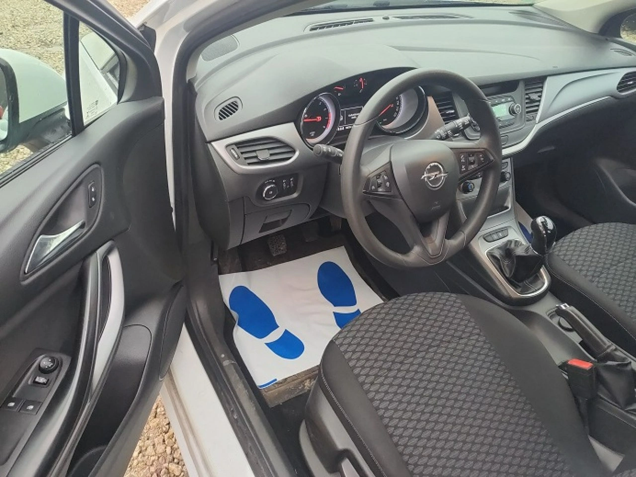 Opel Astra - Zdjęcie 4