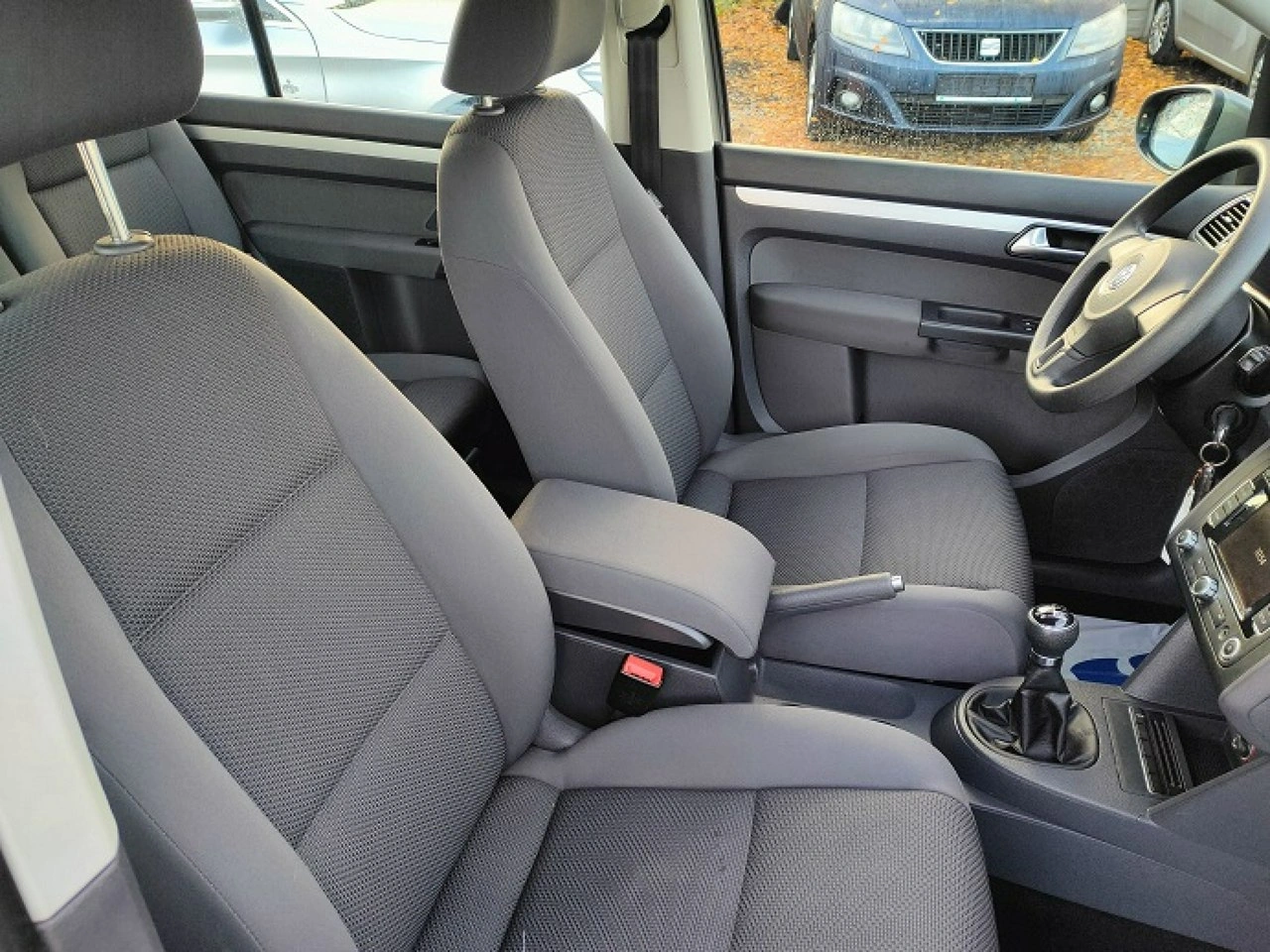 Volkswagen Touran - Zdjęcie 14