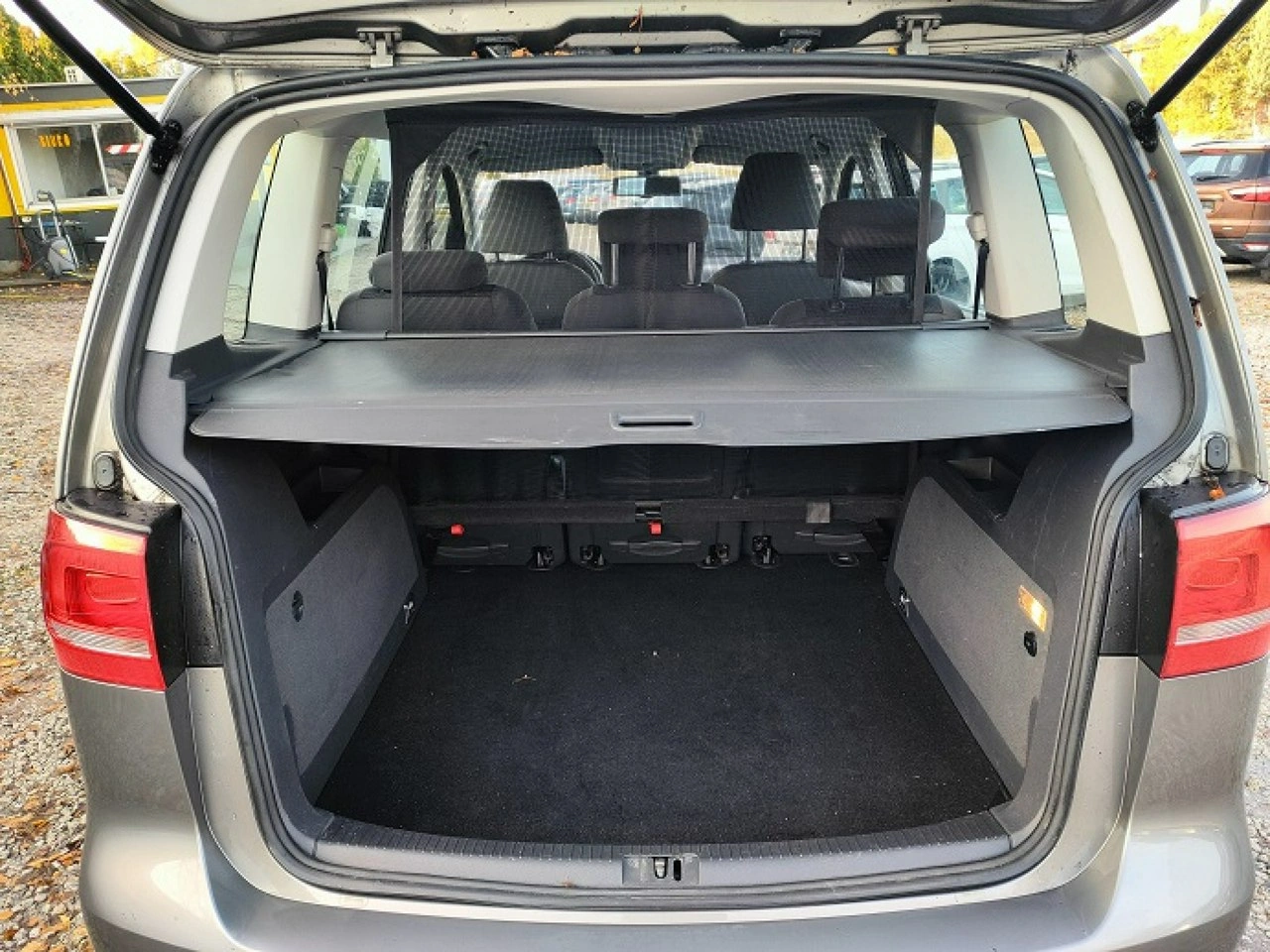 Volkswagen Touran - Zdjęcie 16