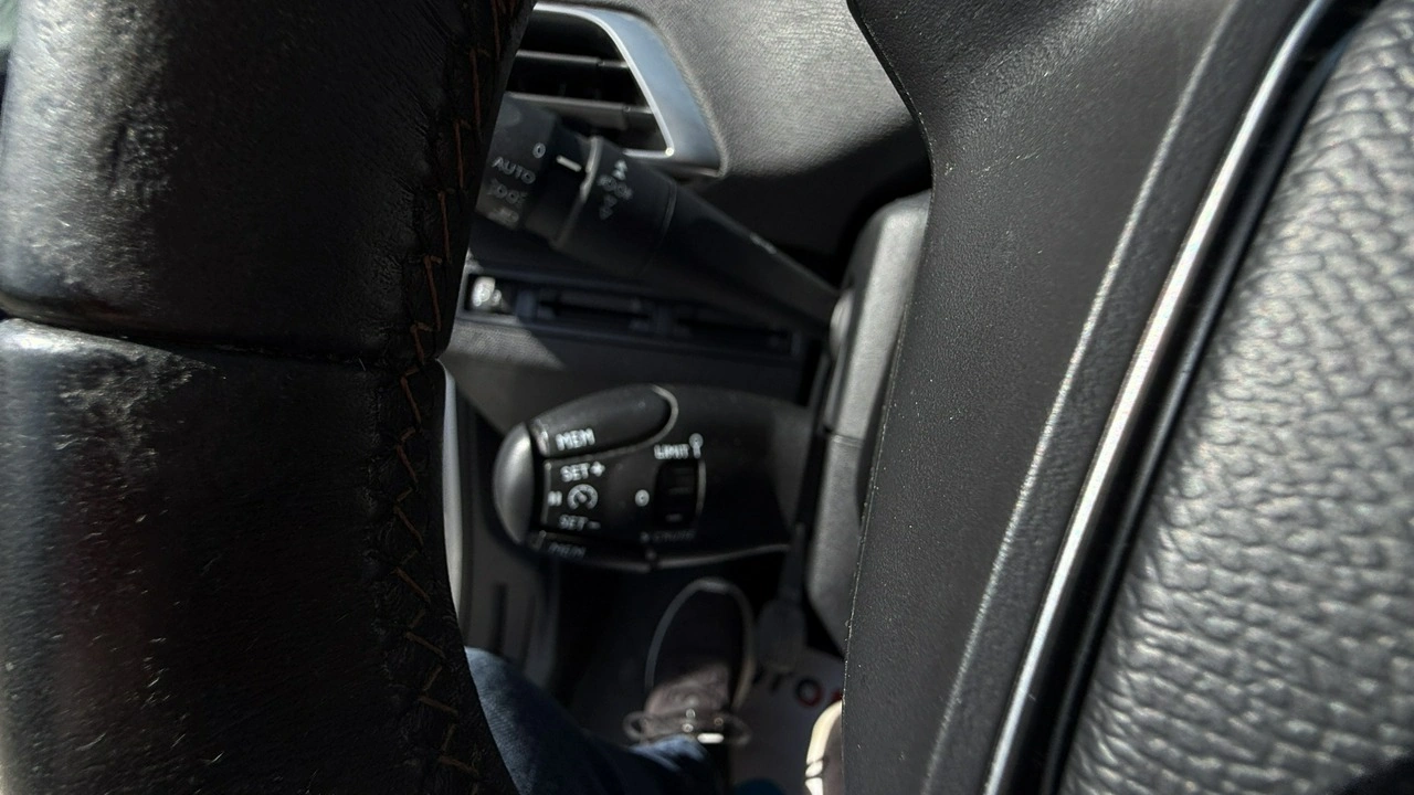 Peugeot 3008 - Zdjęcie 32