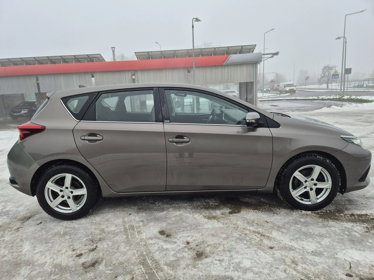 Toyota Auris - Zdjęcie 8