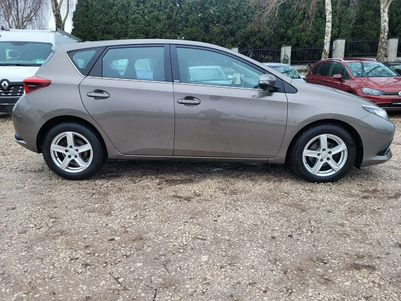 Toyota Auris - Zdjęcie 14