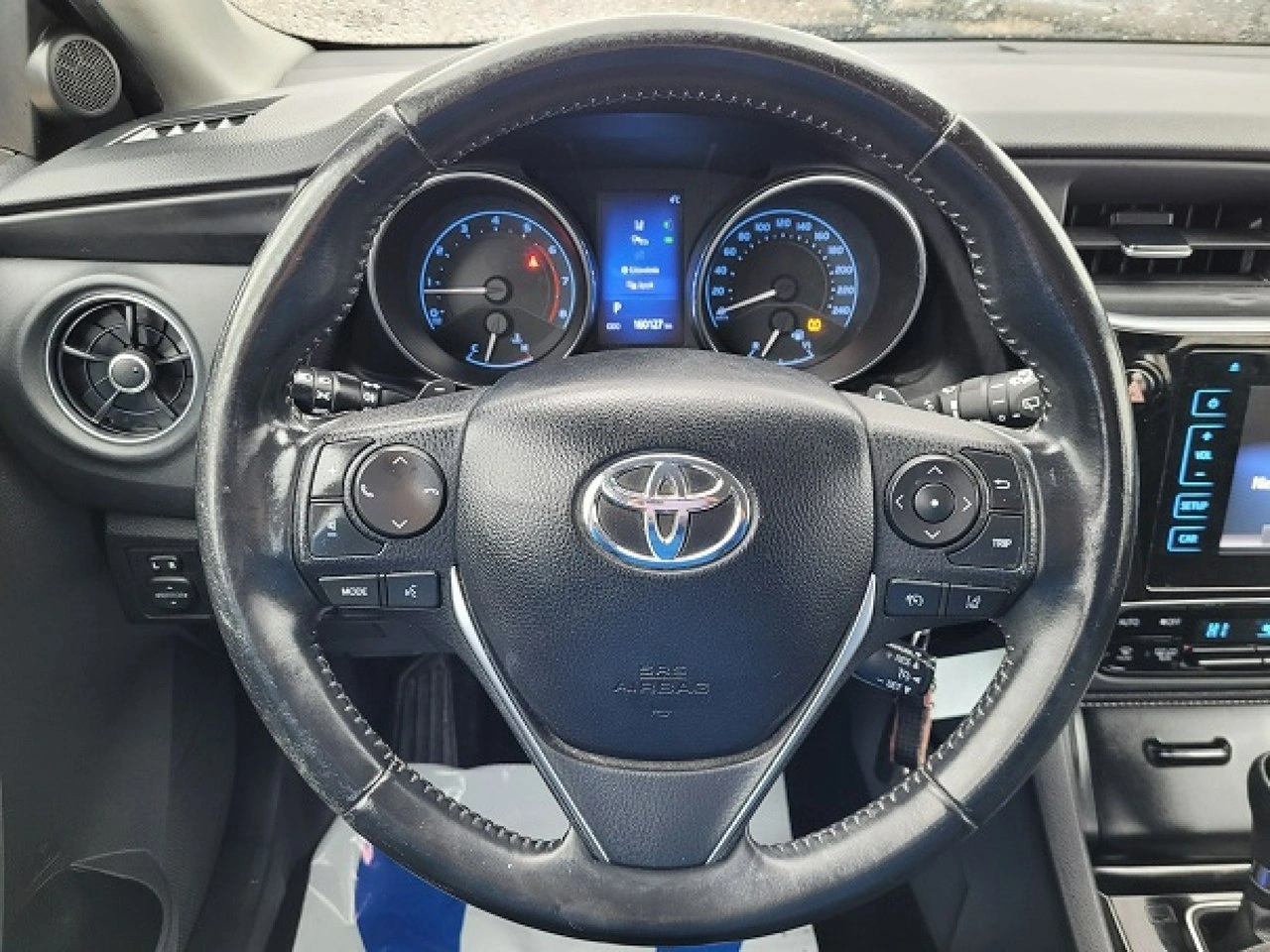 Toyota Auris - Zdjęcie 4