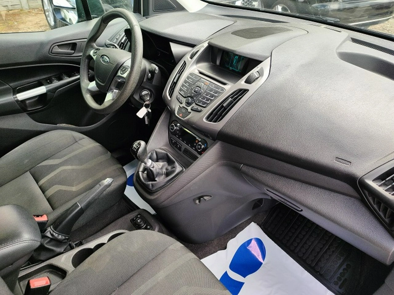 Ford Grand Tourneo Connect - Zdjęcie 13