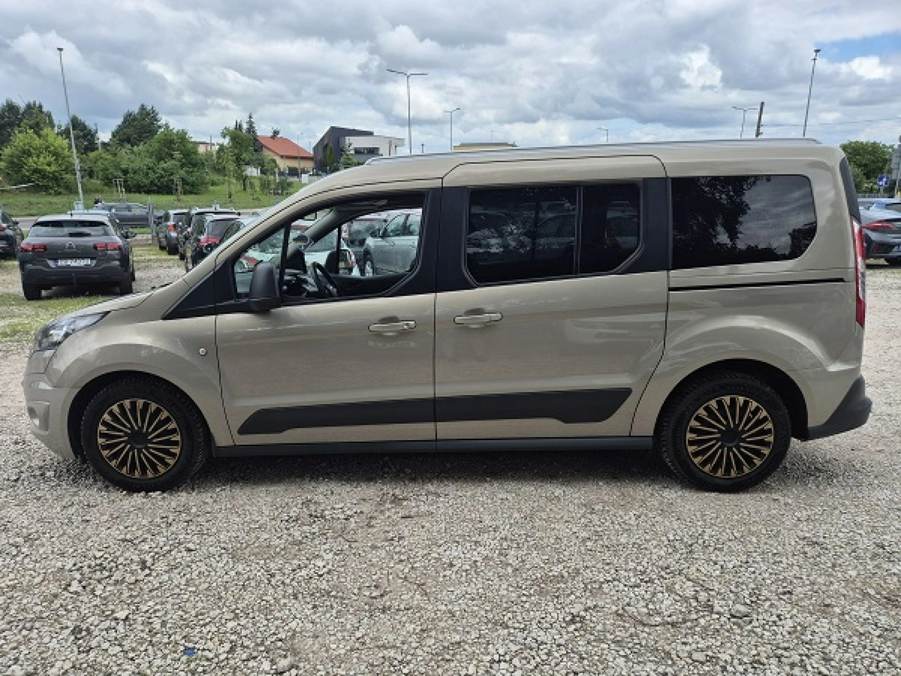 Ford Grand Tourneo Connect - Zdjęcie 11