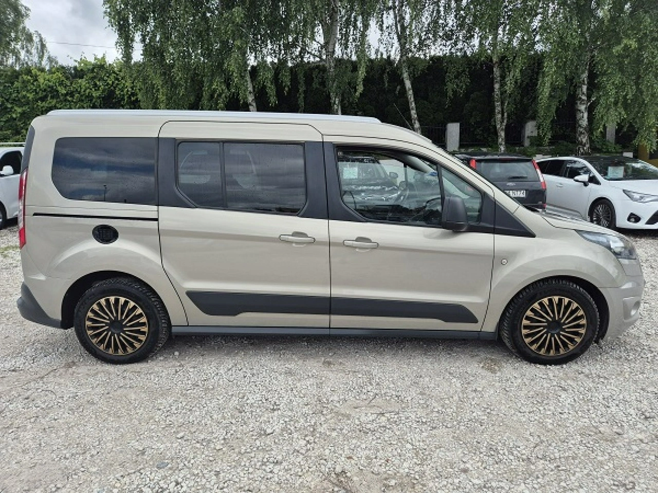 Ford Grand Tourneo Connect - Zdjęcie 12
