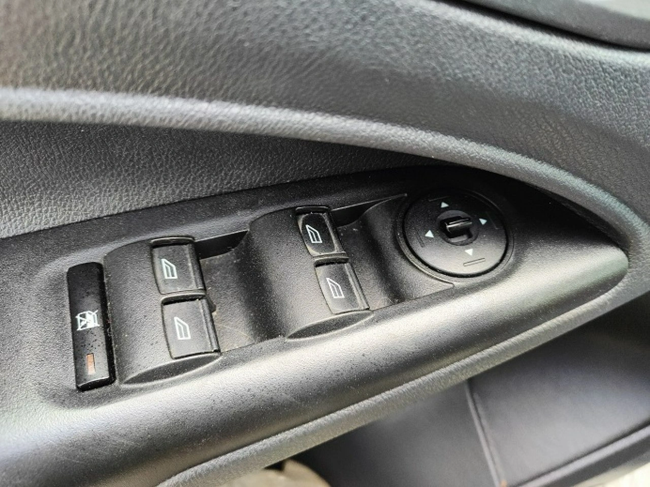 Ford Grand Tourneo Connect - Zdjęcie 19