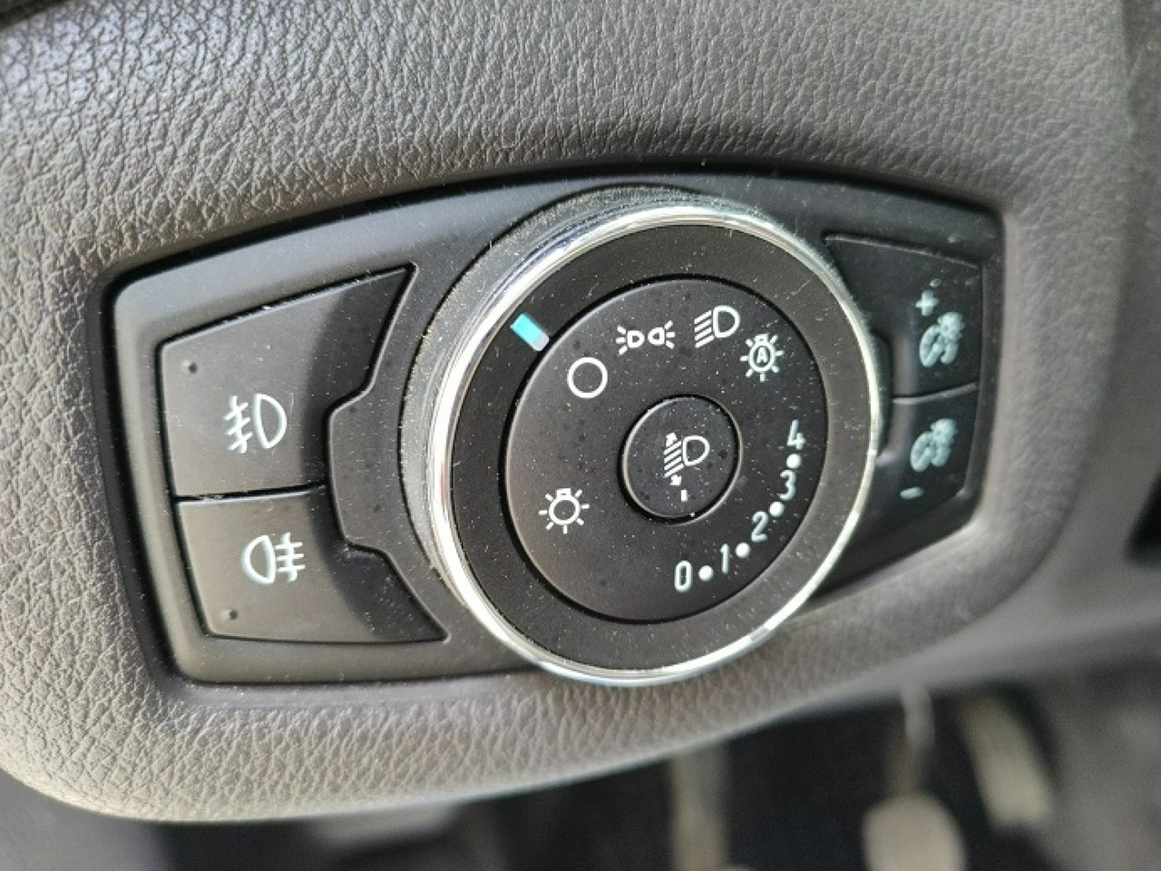 Ford Grand Tourneo Connect - Zdjęcie 20