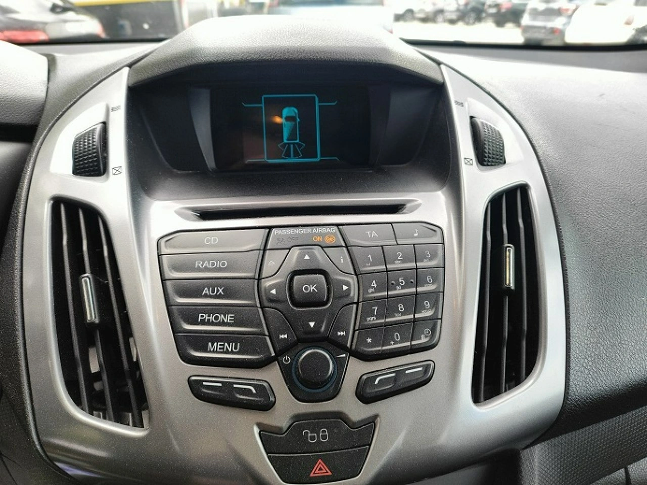 Ford Grand Tourneo Connect - Zdjęcie 22