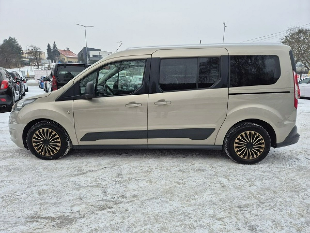 Ford Grand Tourneo Connect - Zdjęcie 10