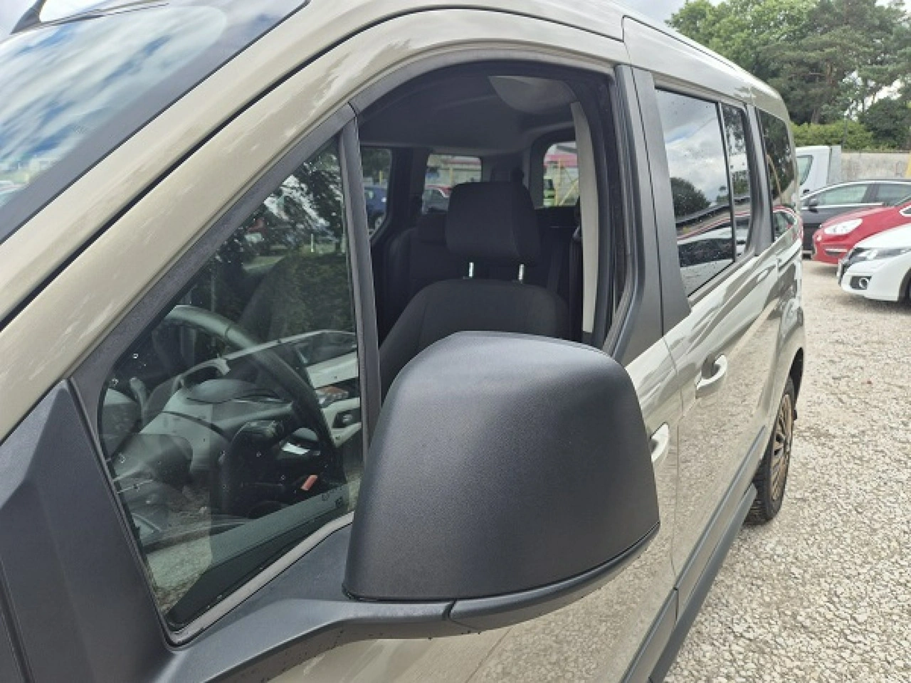 Ford Grand Tourneo Connect - Zdjęcie 8
