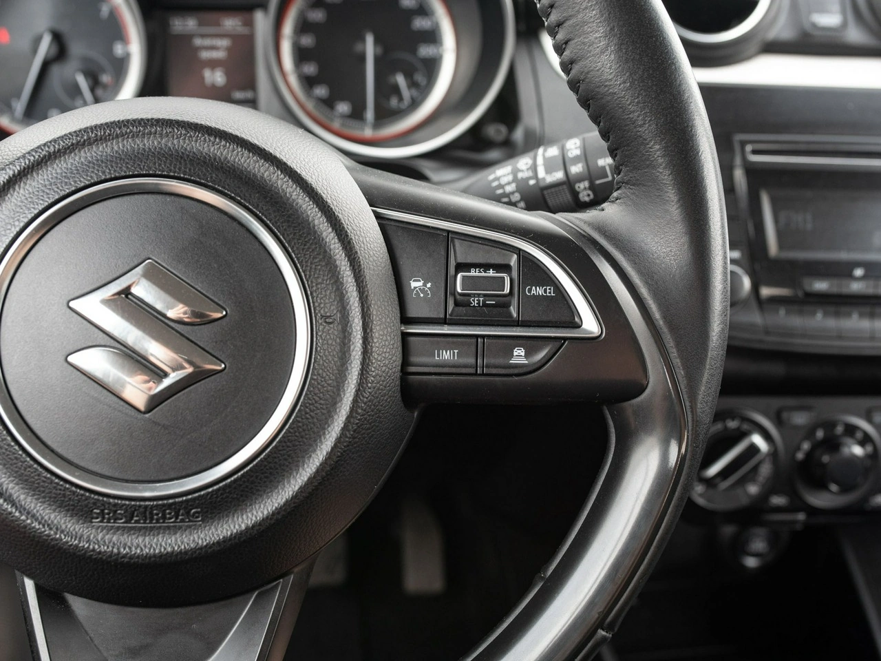 Suzuki Swift - Zdjęcie 11