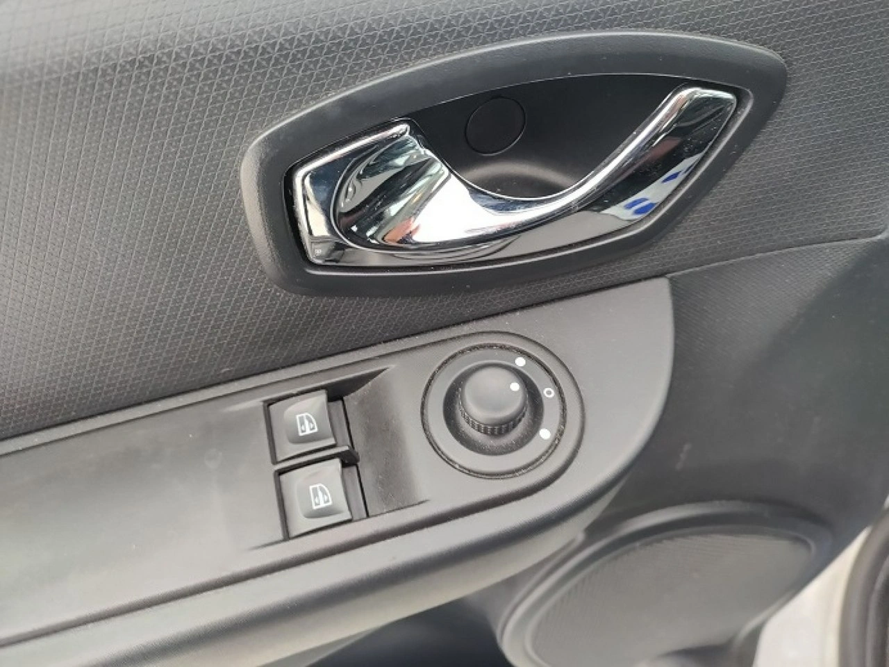 Renault Clio - Zdjęcie 13