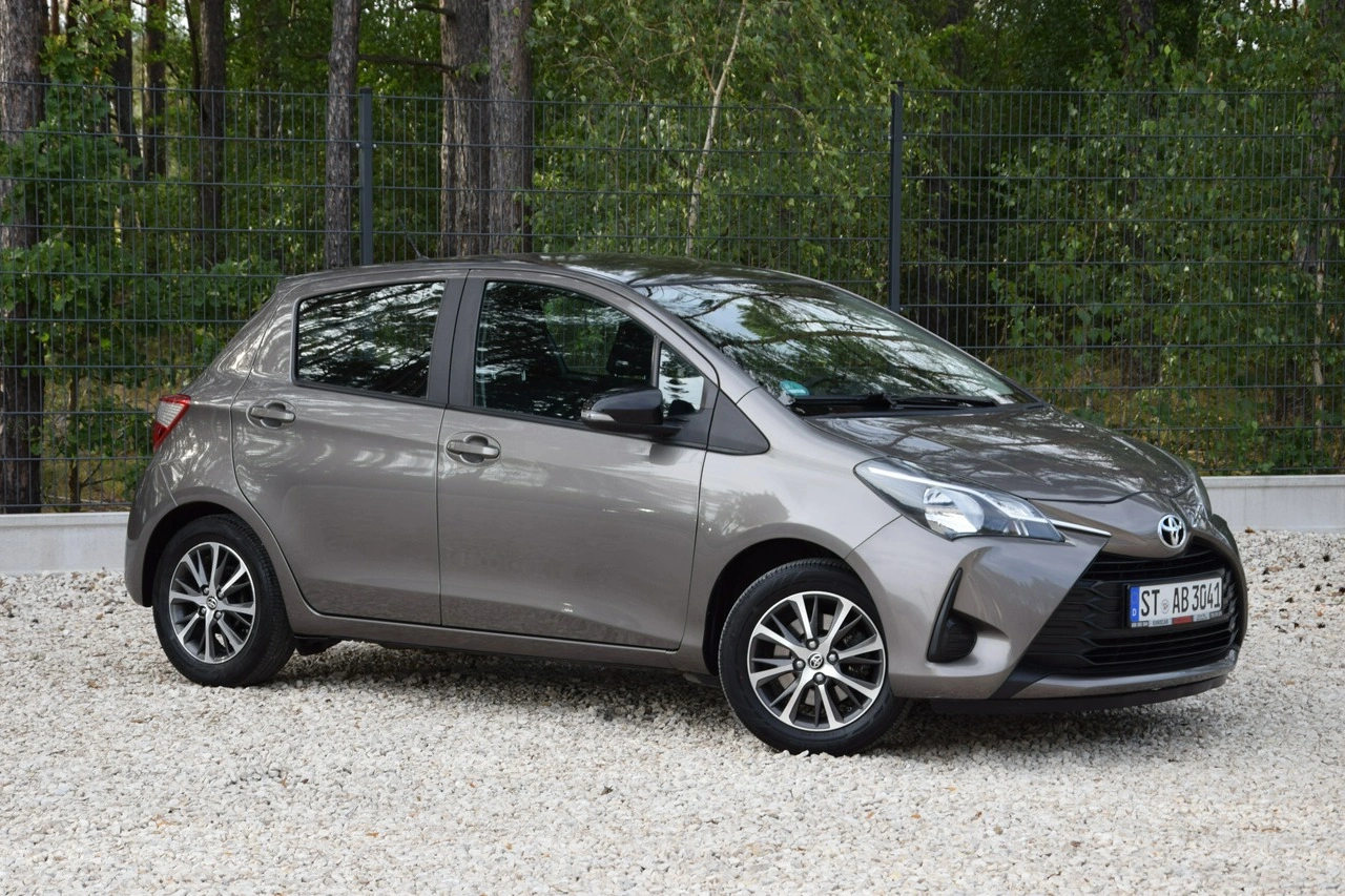 Toyota Yaris - Zdjęcie 11