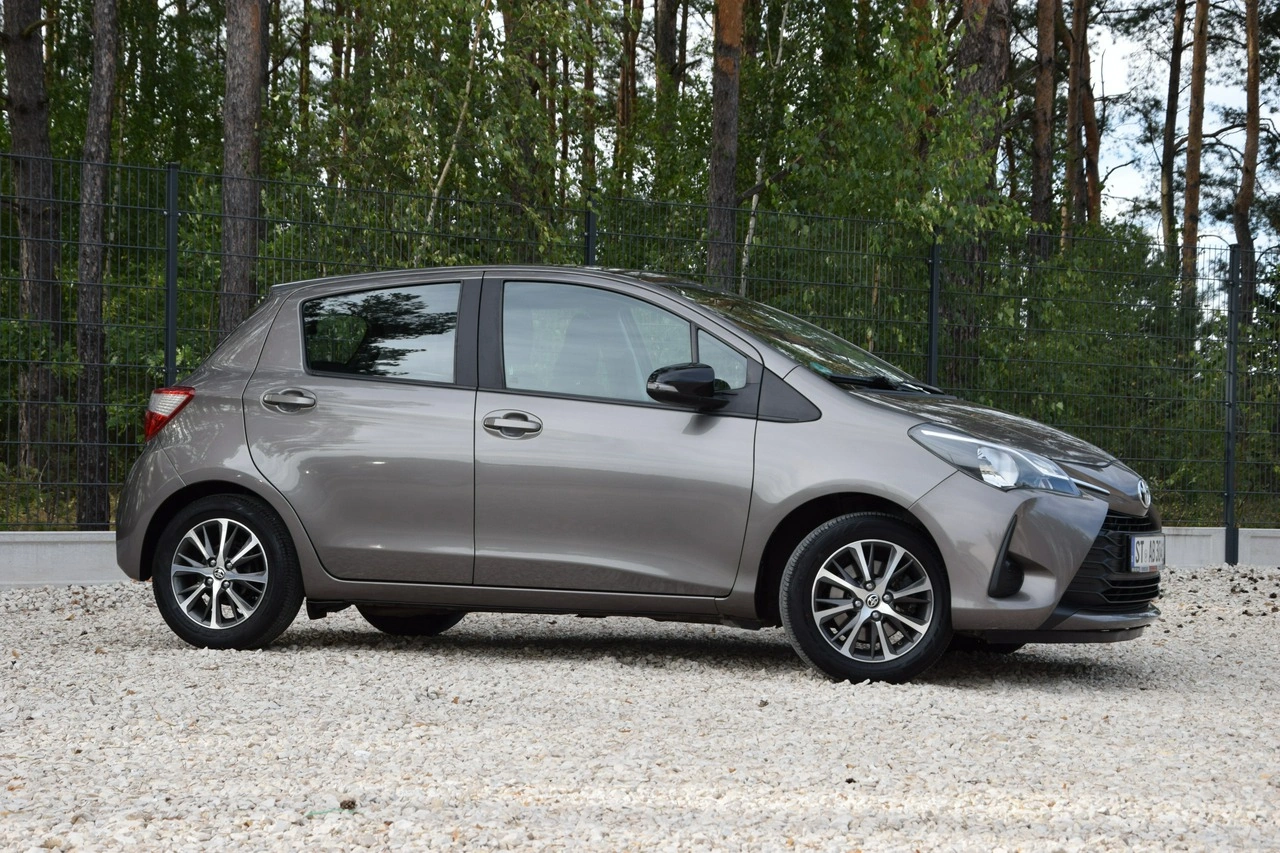 Toyota Yaris - Zdjęcie 12