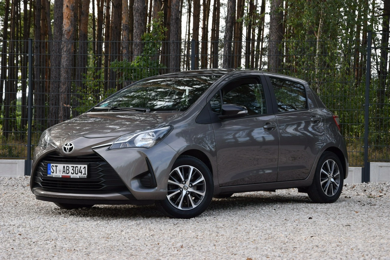 Toyota Yaris - Zdjęcie 14