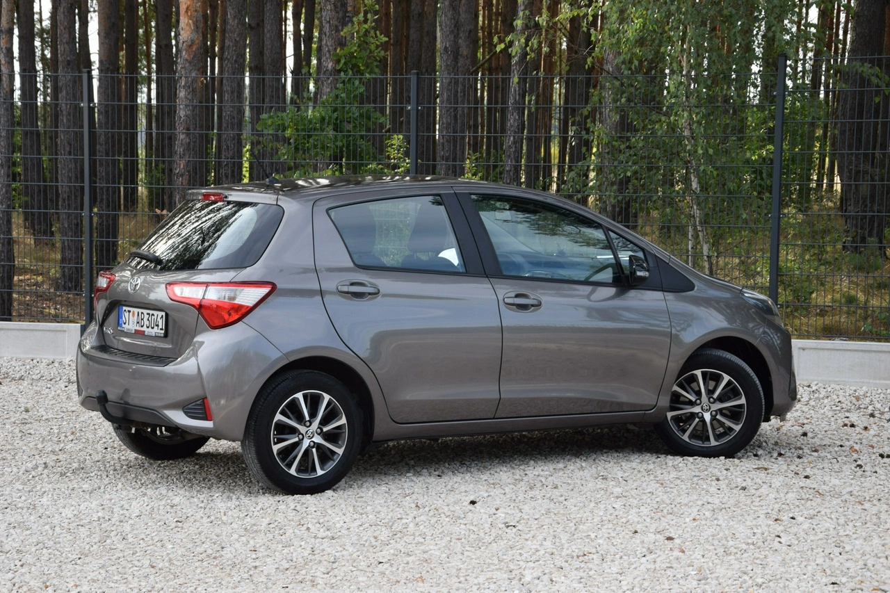 Toyota Yaris - Zdjęcie 23