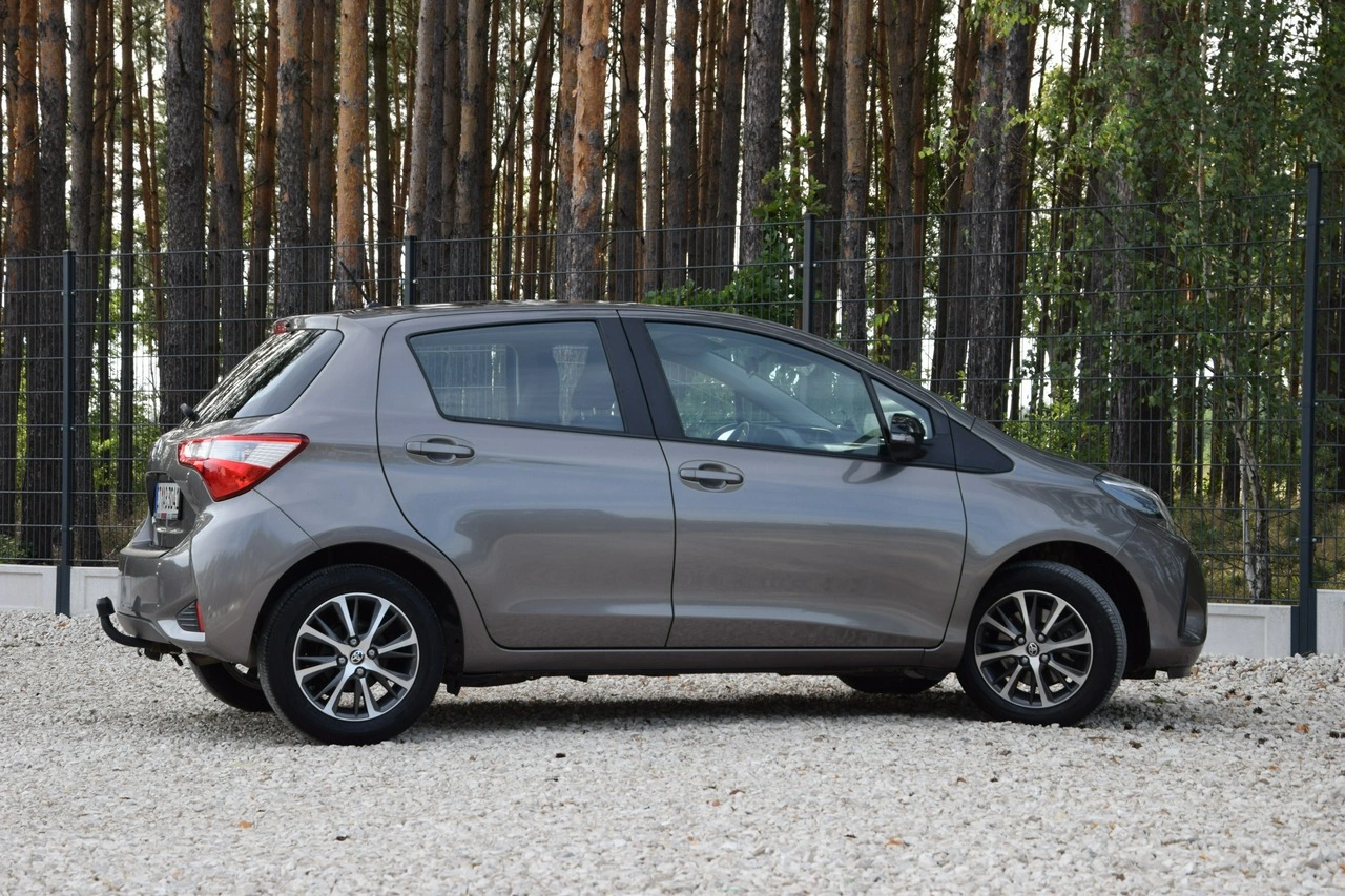 Toyota Yaris - Zdjęcie 24