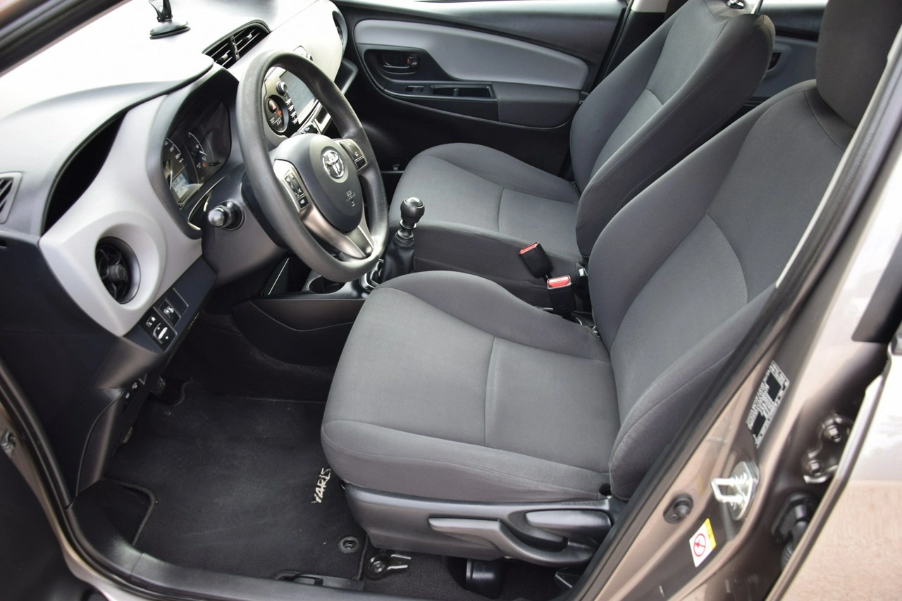 Toyota Yaris - Zdjęcie 27