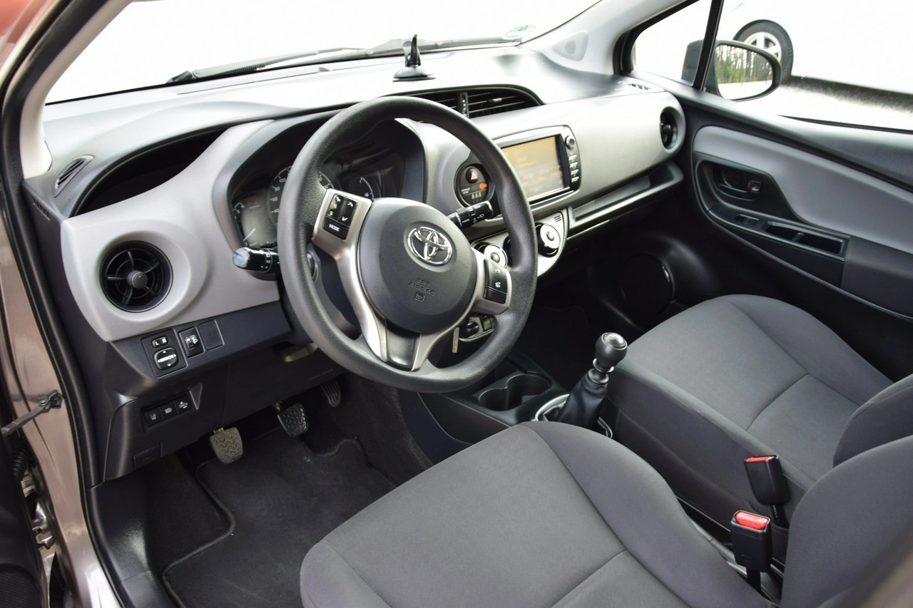 Toyota Yaris - Zdjęcie 28