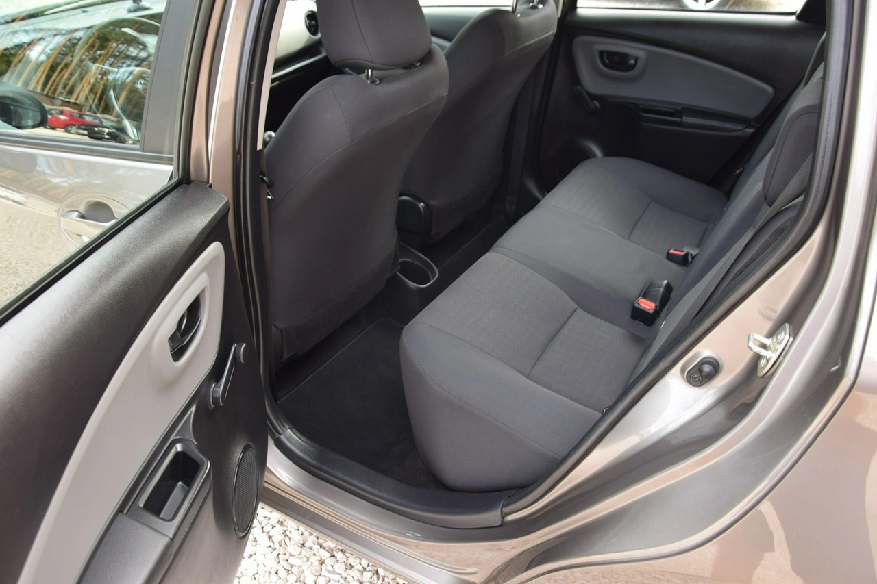 Toyota Yaris - Zdjęcie 30