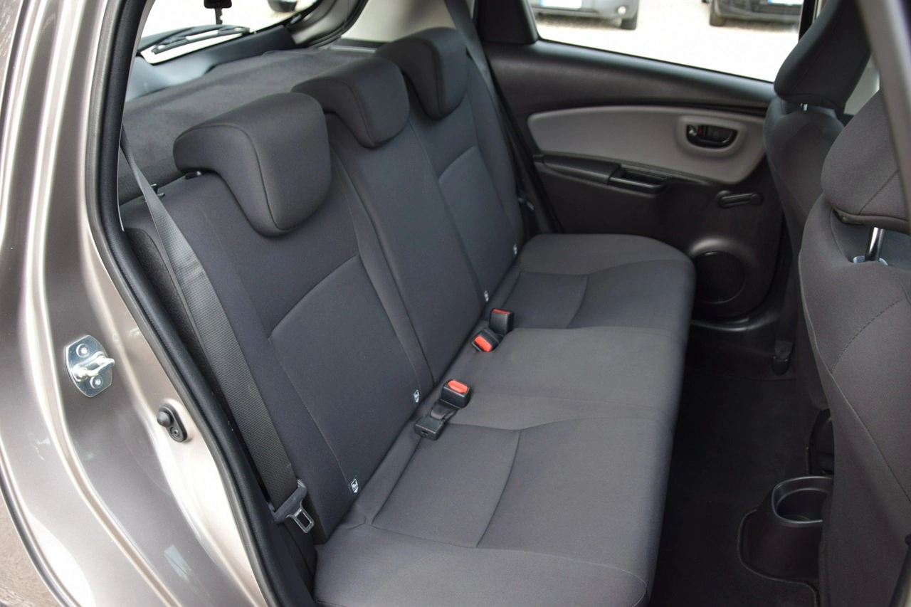 Toyota Yaris - Zdjęcie 32
