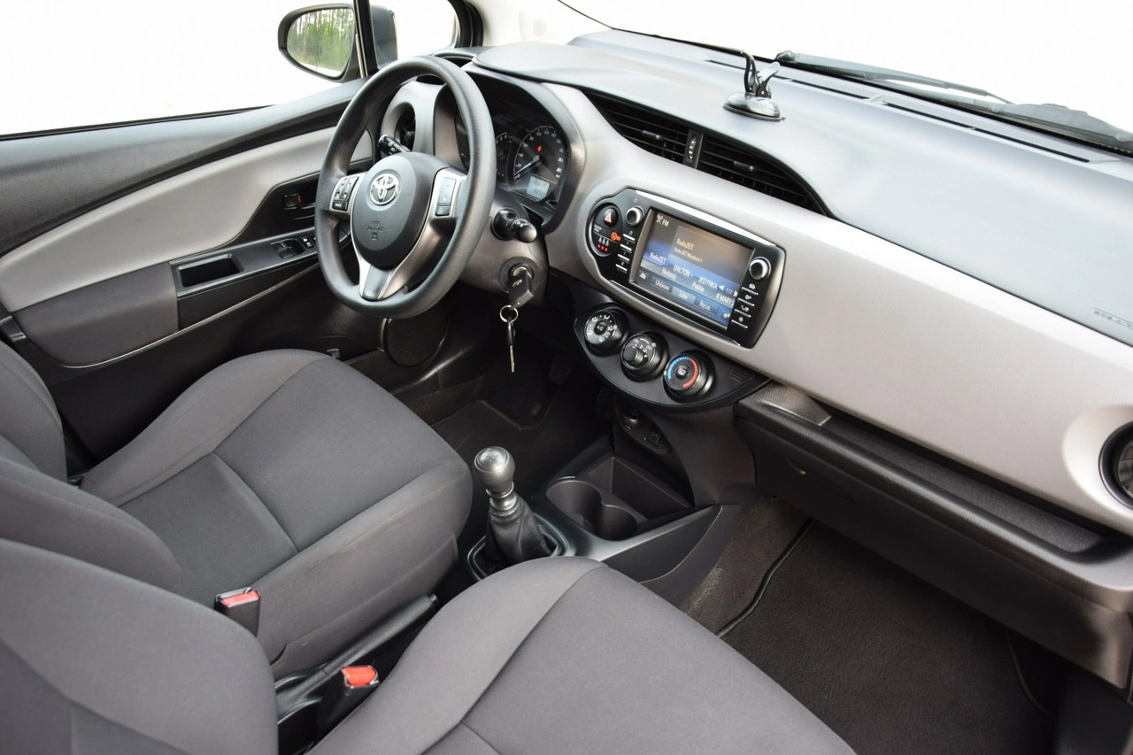 Toyota Yaris - Zdjęcie 35