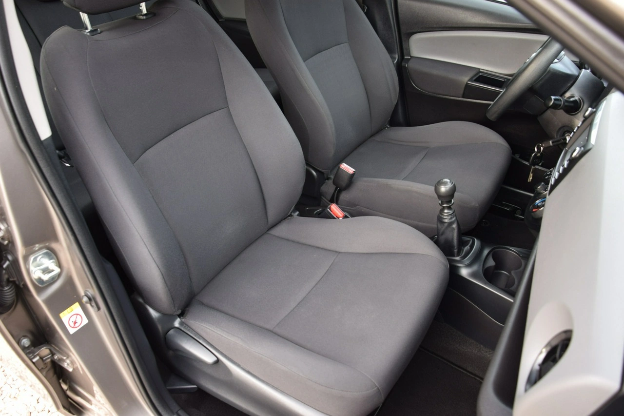 Toyota Yaris - Zdjęcie 36