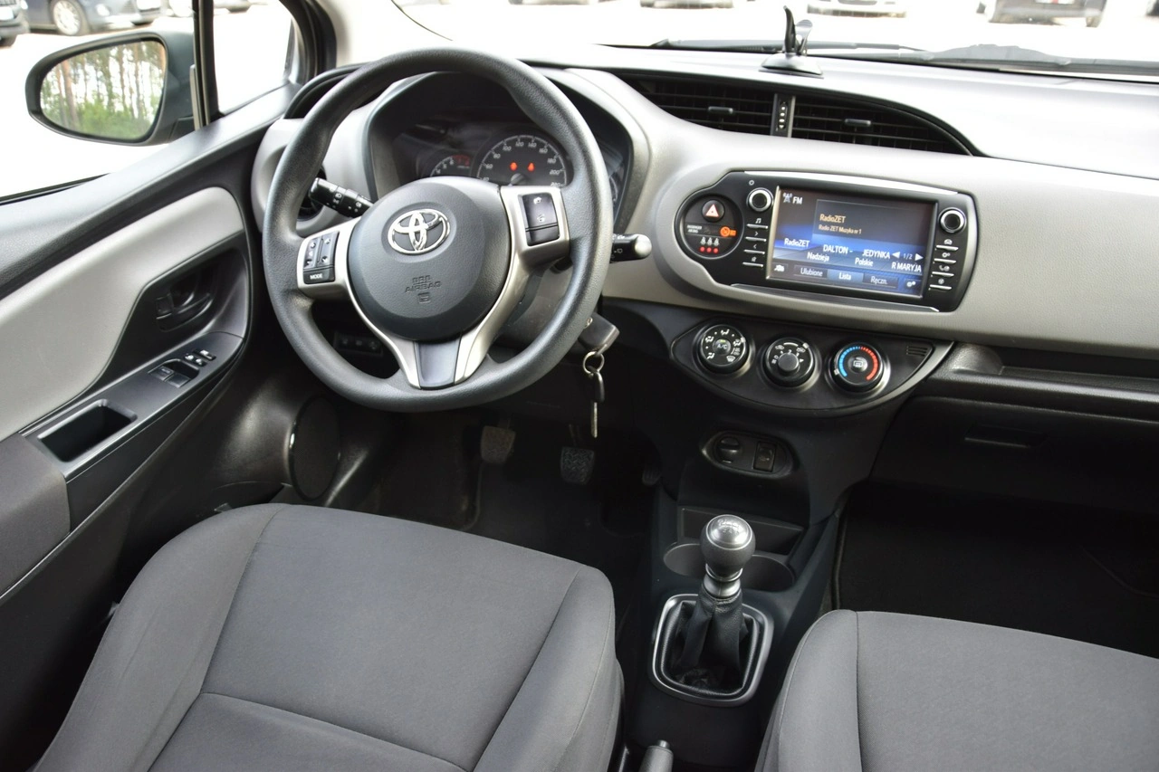 Toyota Yaris - Zdjęcie 4