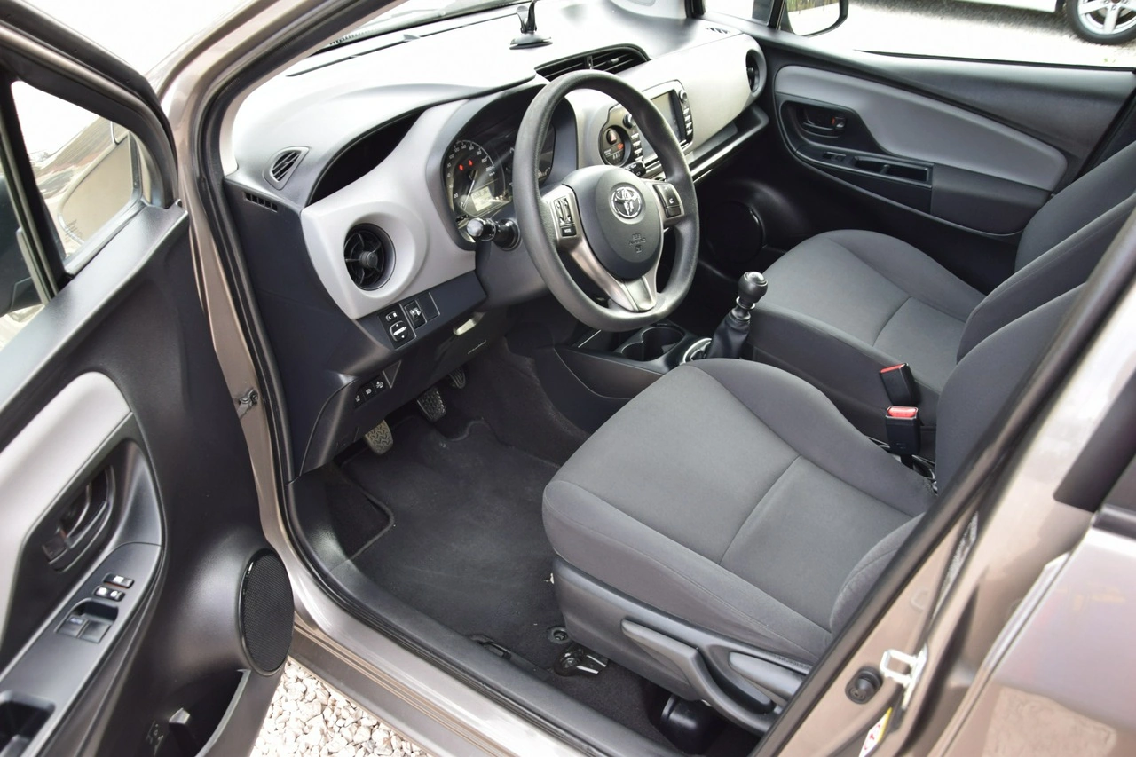 Toyota Yaris - Zdjęcie 6