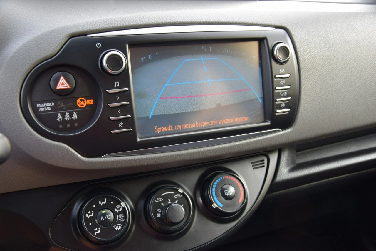 Toyota Yaris - Zdjęcie 7