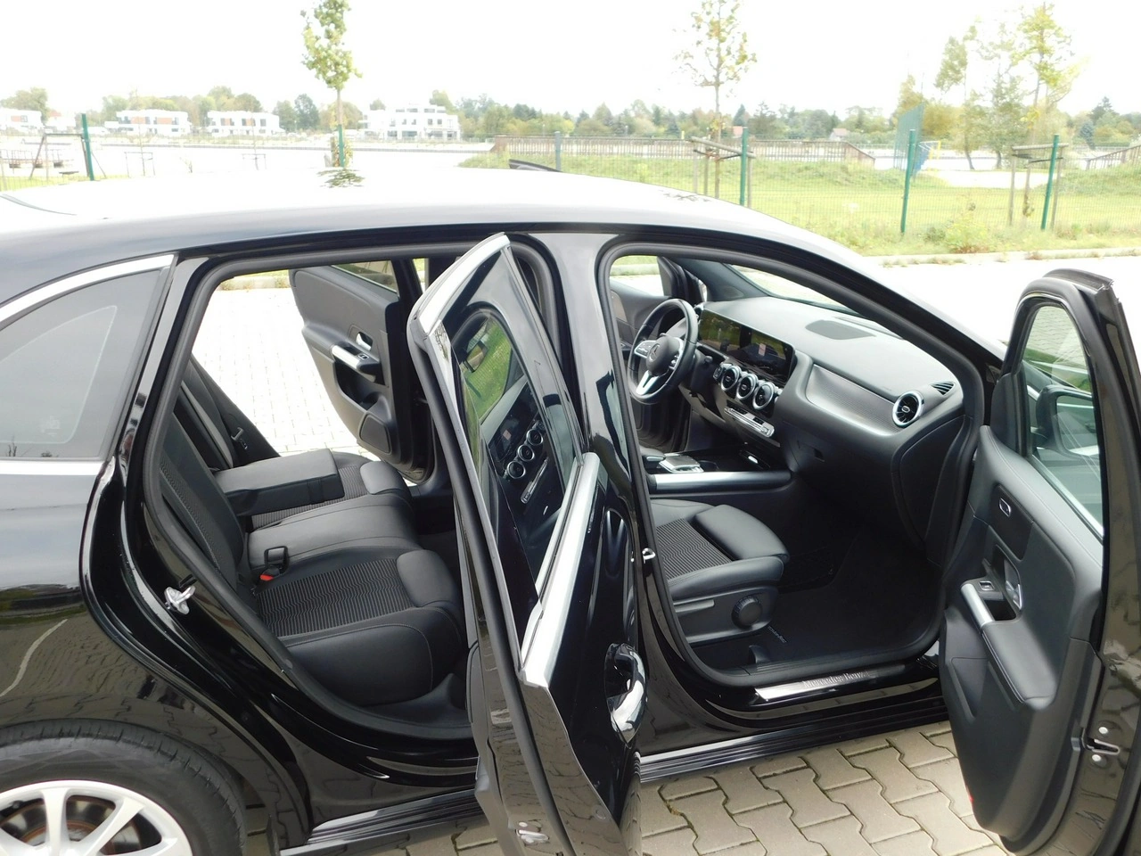 Mercedes B 220 - Zdjęcie 8