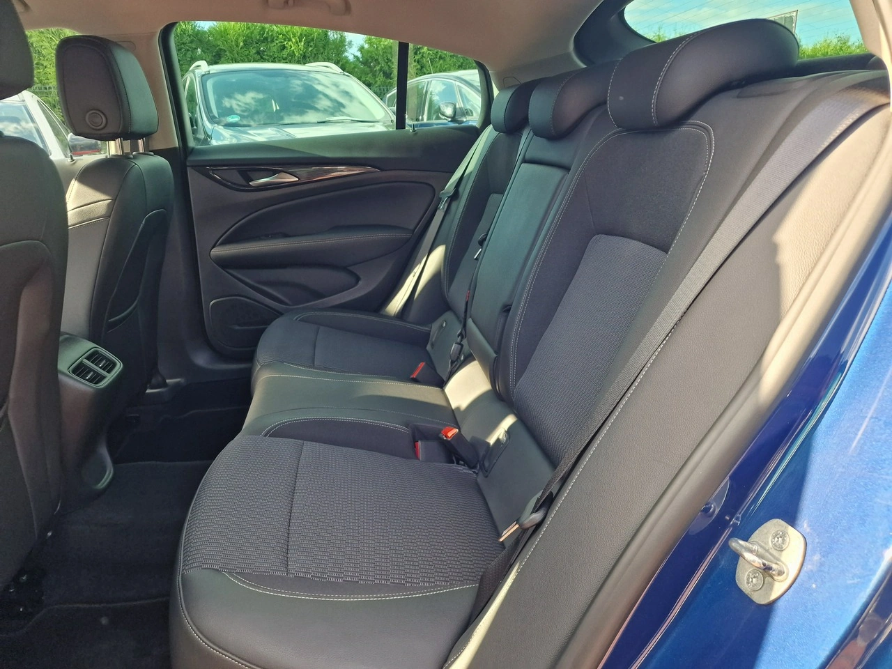 Opel Insignia - Zdjęcie 15